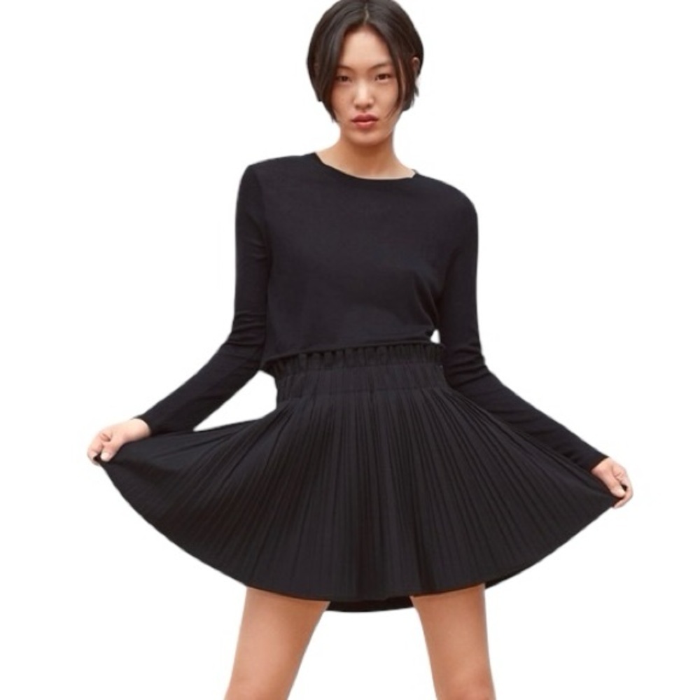 Zara Women’s Black Pleated Smoked Paperbag Waist Mini Skater Skirt Size XS
